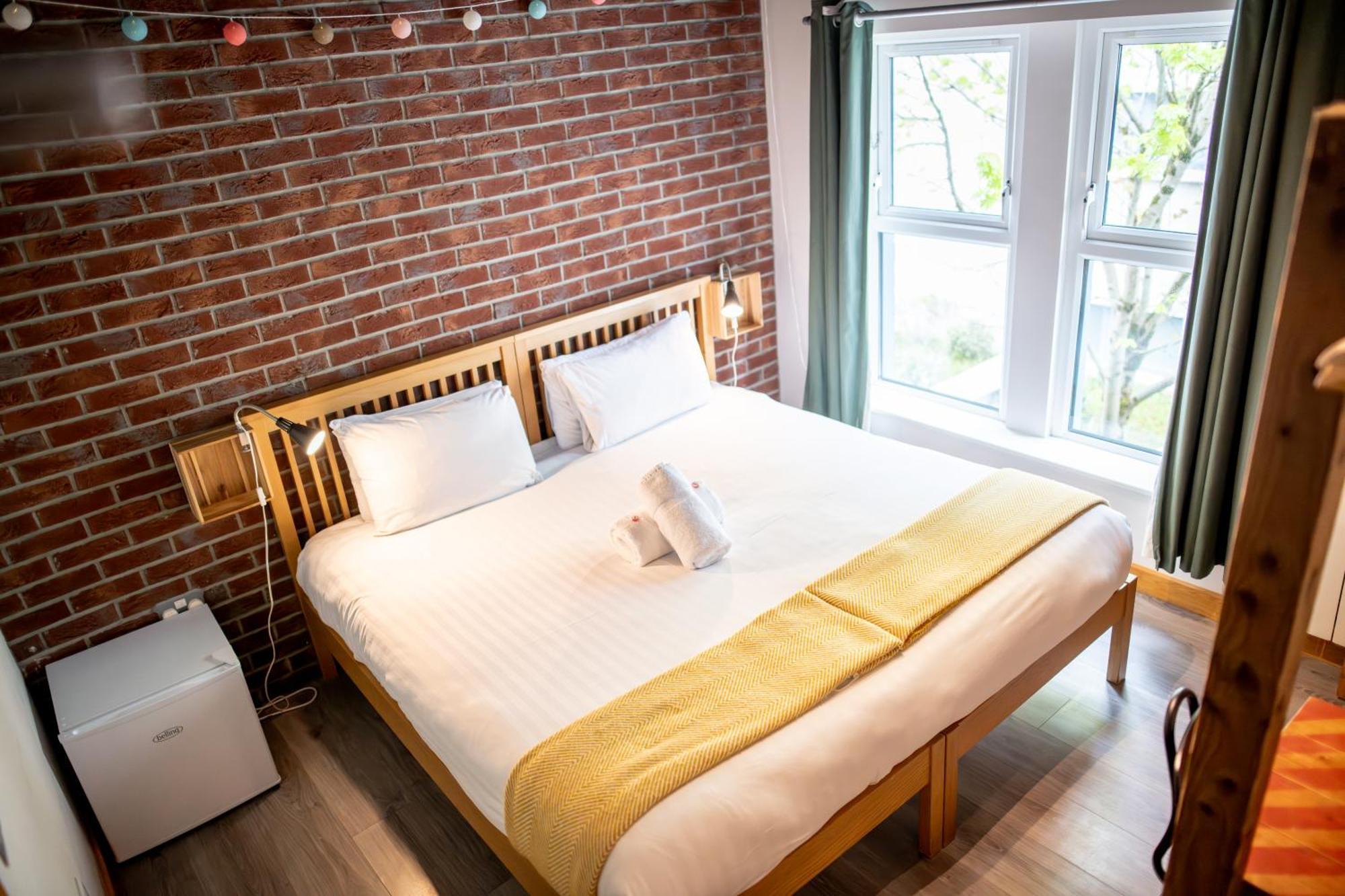 The Nest Boutique Hostel Galway Bagian luar foto